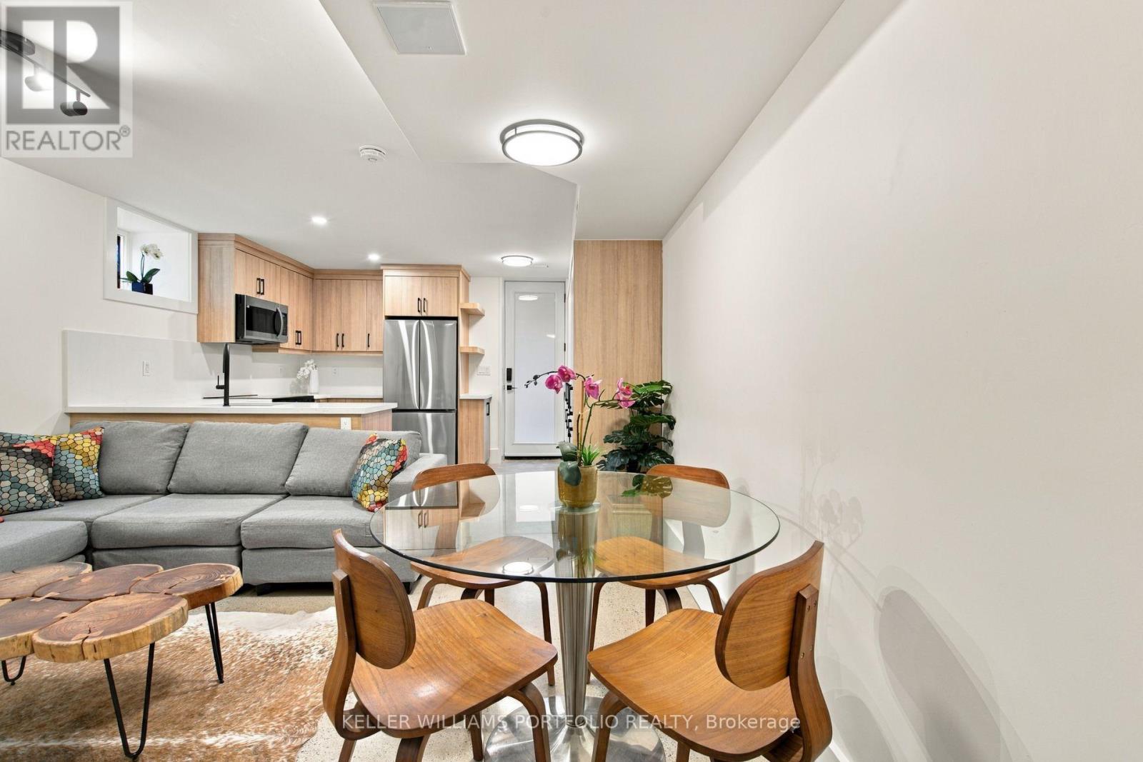 173 Beatrice Street — photo 15