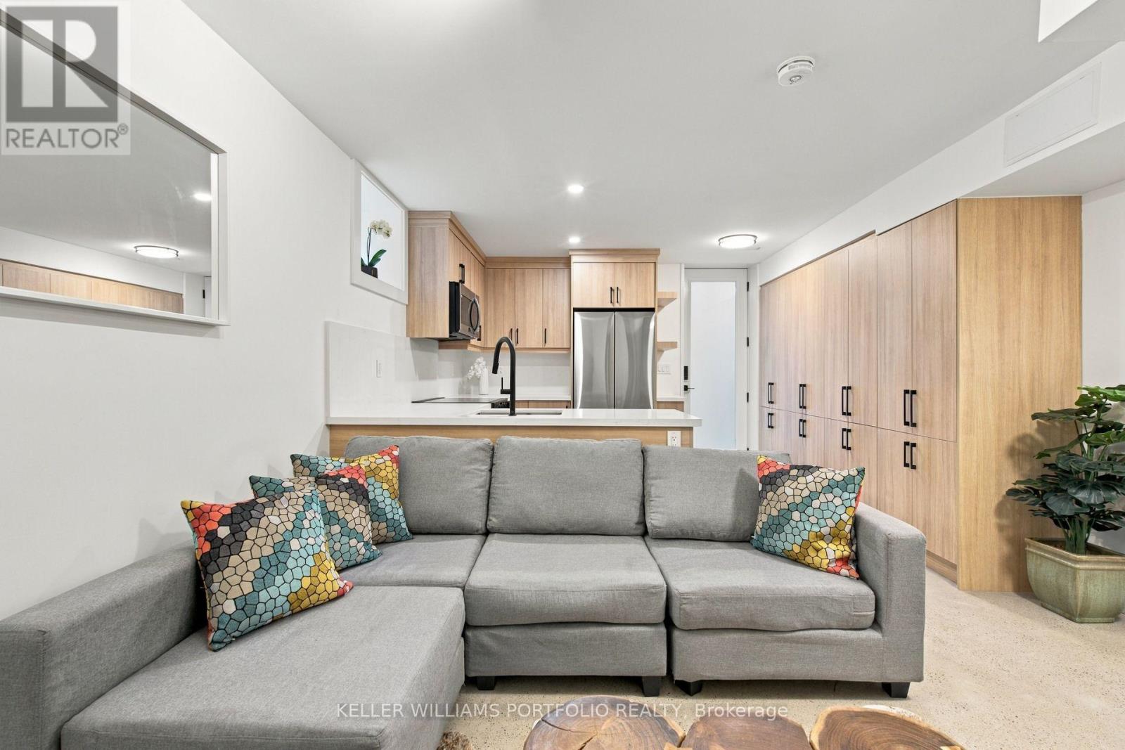 173 Beatrice Street — photo 12