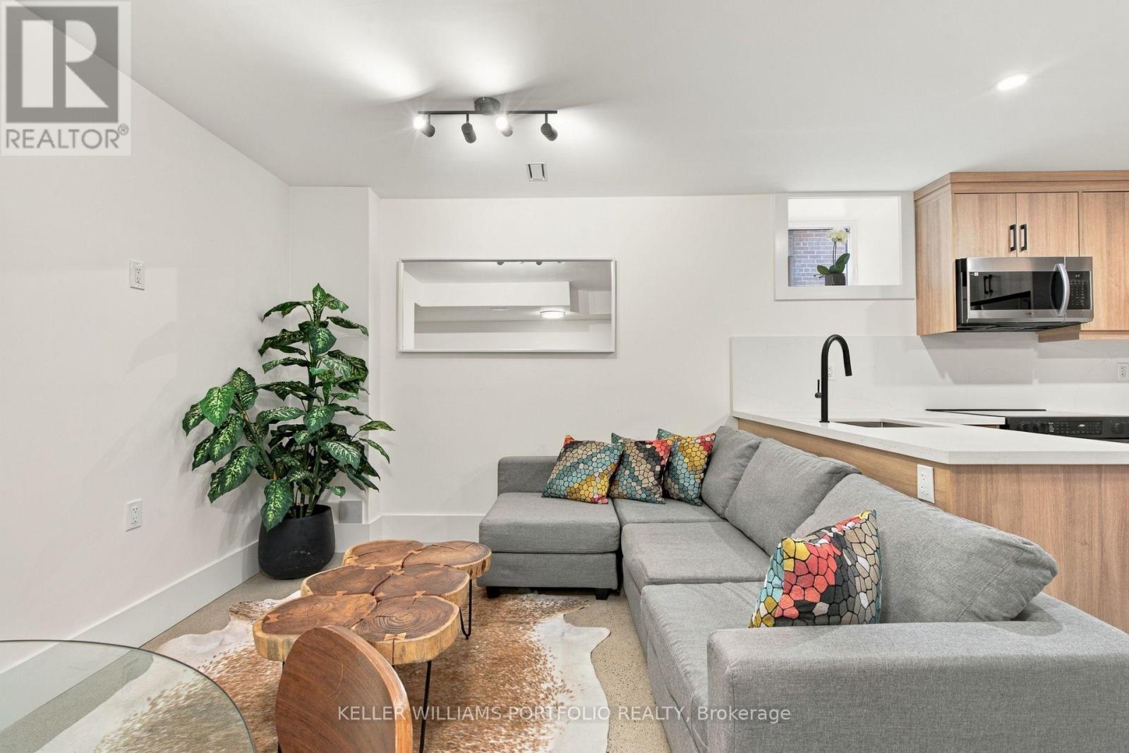 173 Beatrice Street — photo 10