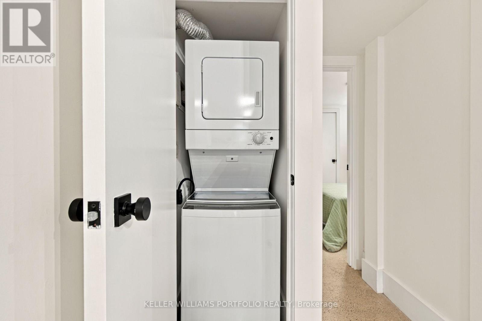 173 Beatrice Street — photo 31