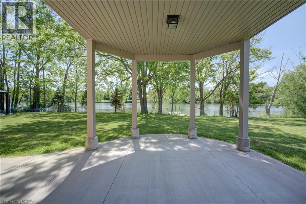 136 Mechanic Street West — photo 34