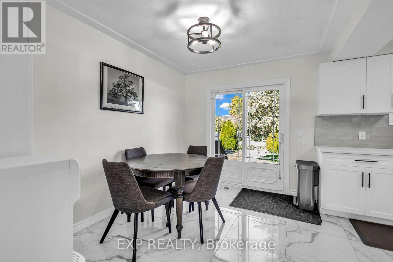 623 King Street West — photo 13