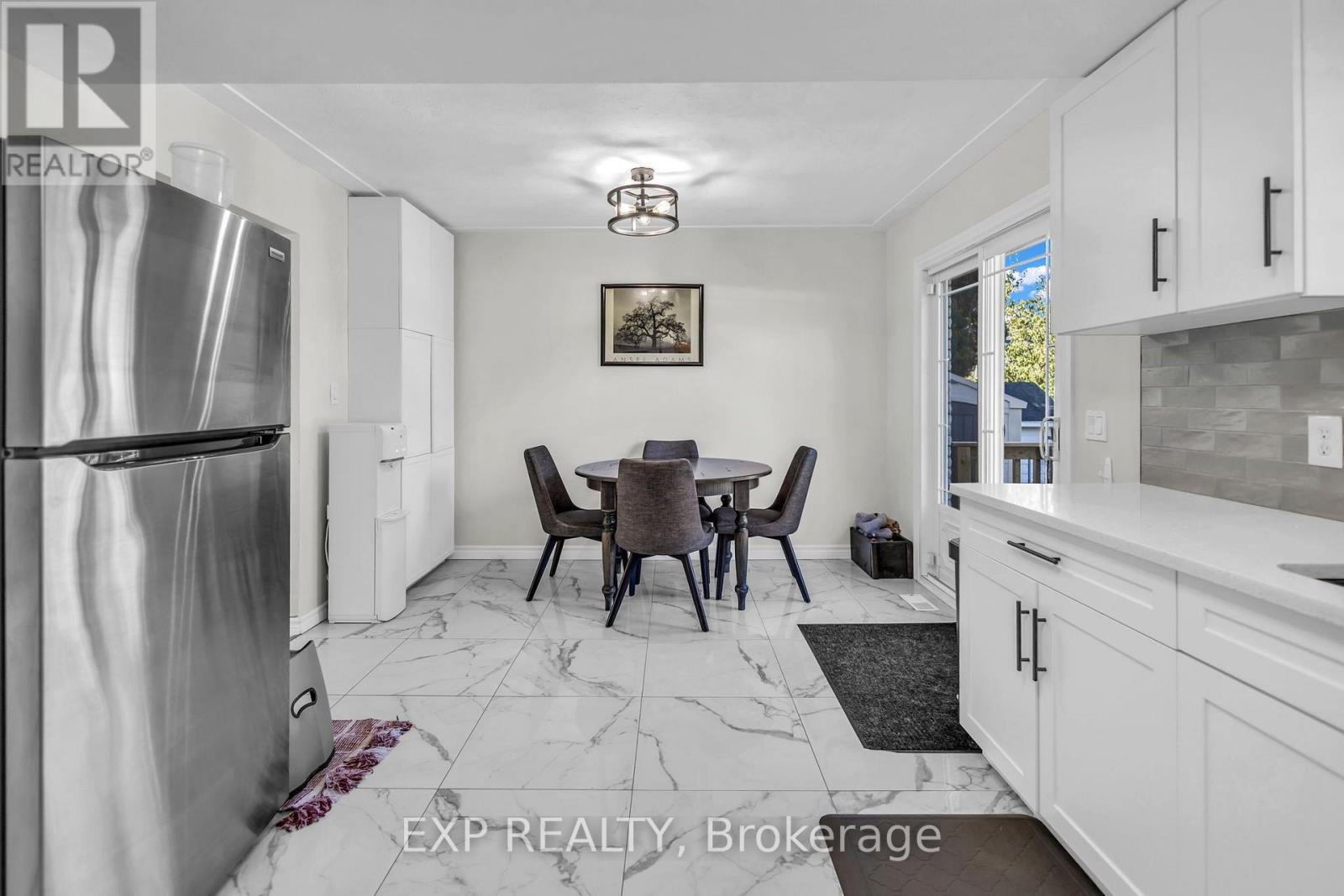 623 King Street West — photo 15