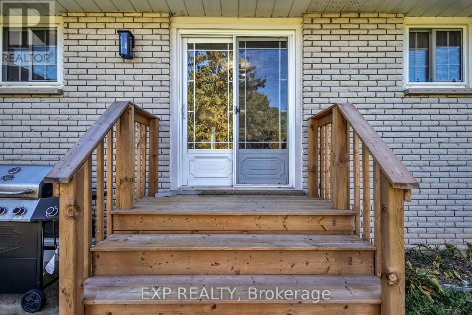 623 King Street West — photo 16
