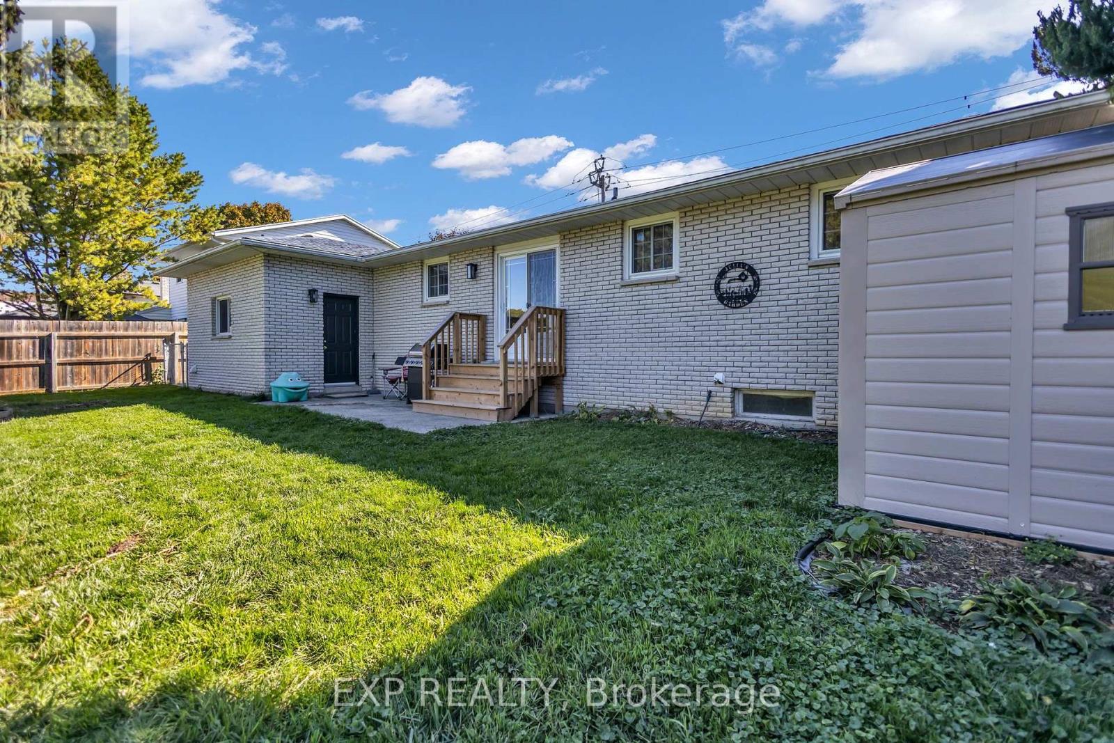 623 King Street West — photo 41