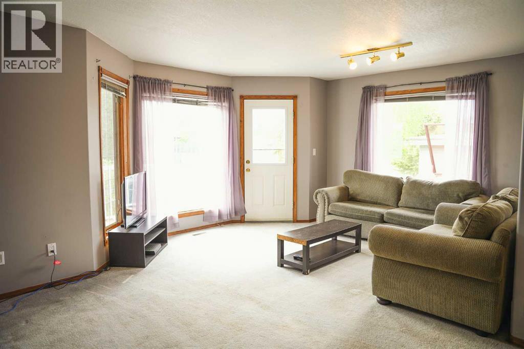 Listing photo – 4525 49 Avenue, Hardisty