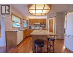 4pc Bathroom - 19 Mckenzie Lake Manor Se, Calgary, AB T2Z1Y4 Photo 11