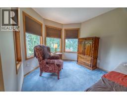 4pc Bathroom - 19 Mckenzie Lake Manor Se, Calgary, AB T2Z1Y4 Photo 17
