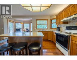 4pc Bathroom - 19 Mckenzie Lake Manor Se, Calgary, AB T2Z1Y4 Photo 12