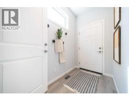 520 Tekarra Drive NW - photo 2