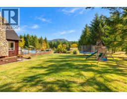 Living room - 2815 Otter Point Rd, Sooke, BC V9Z0J4 Photo 12