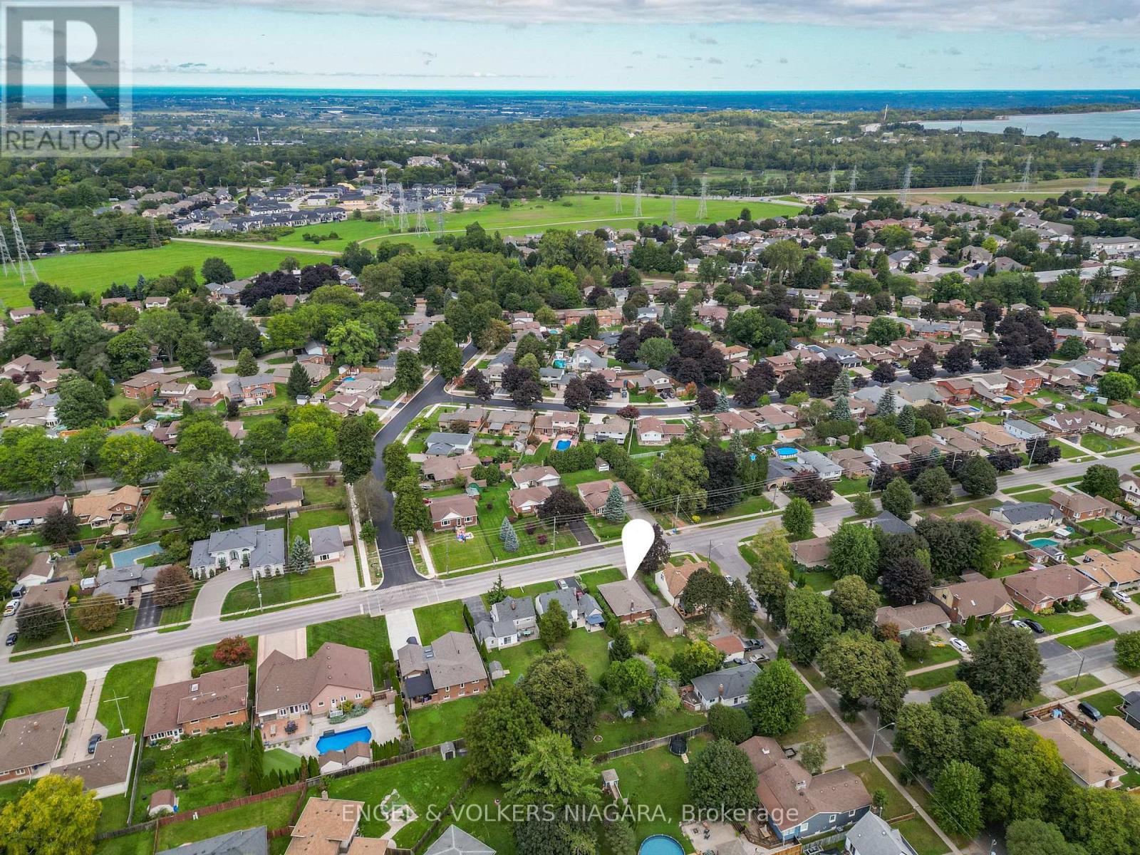 6534 RIALL STREET - 11