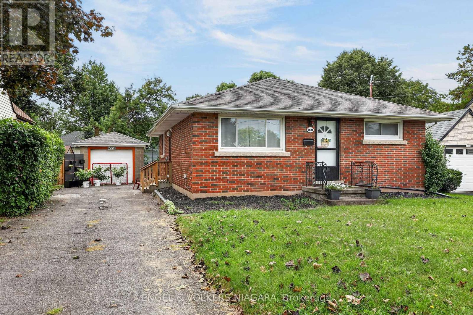 6534 RIALL STREET, Niagara Falls (Stamford) — photo 2