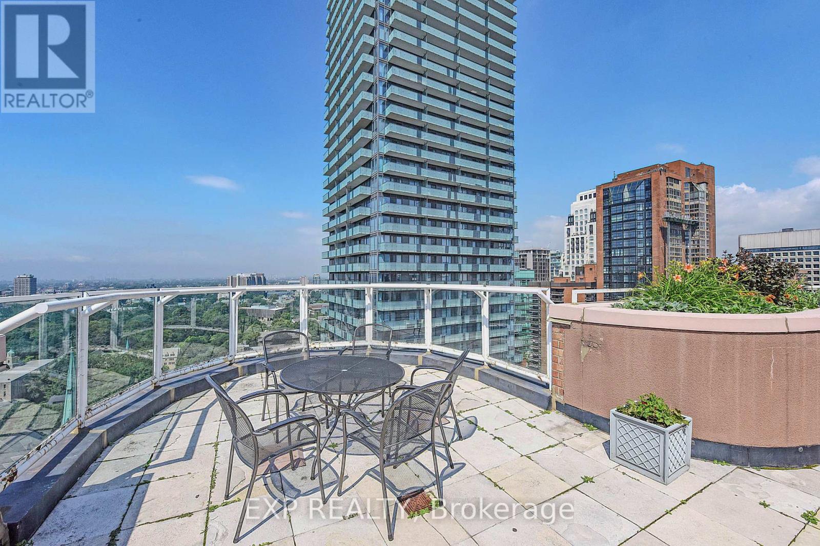 1055 Bay Street — photo 20