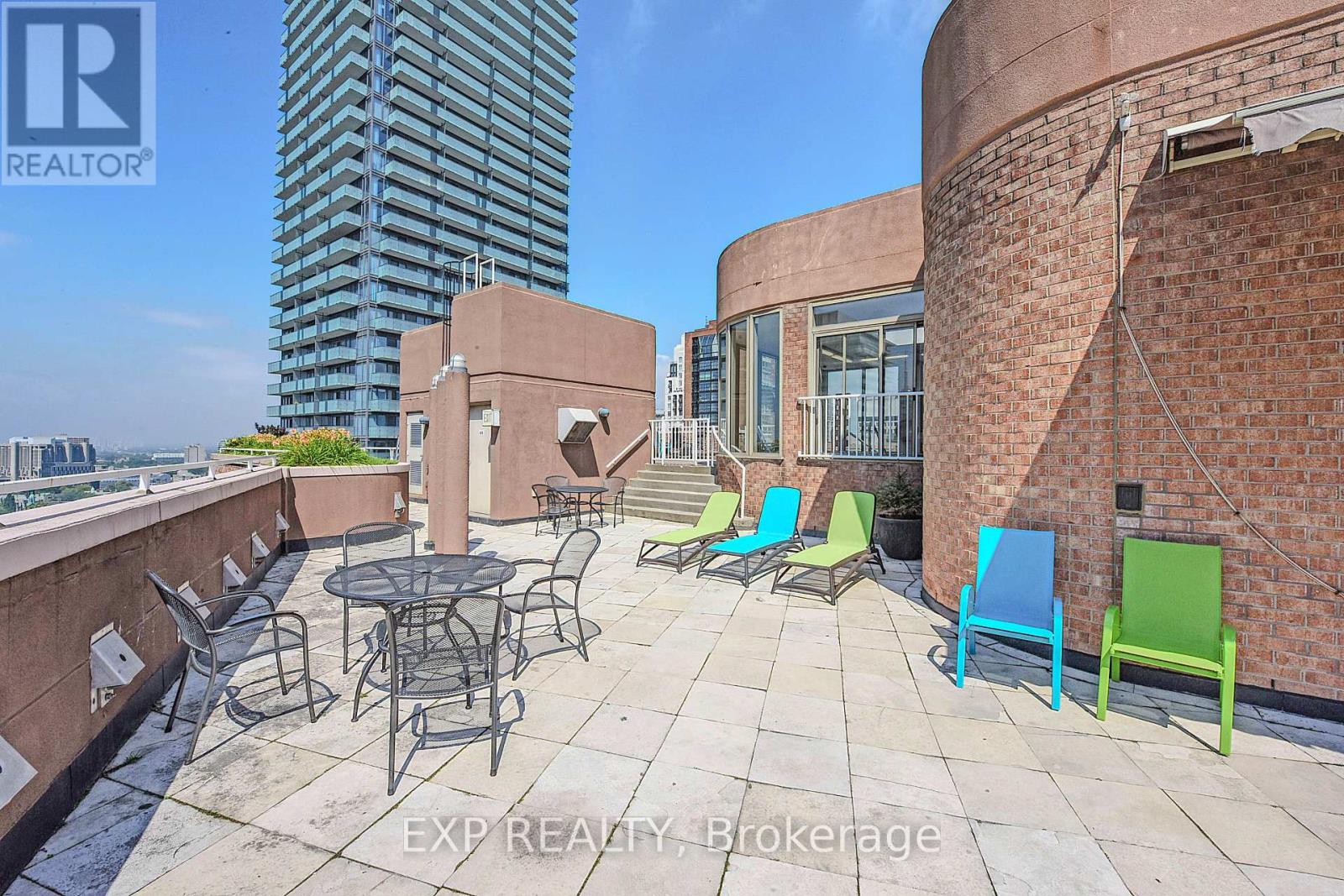 1055 Bay Street — photo 21