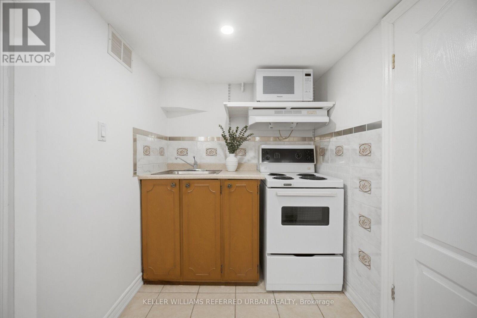 96 Highfield Road, Toronto, ON photo 37