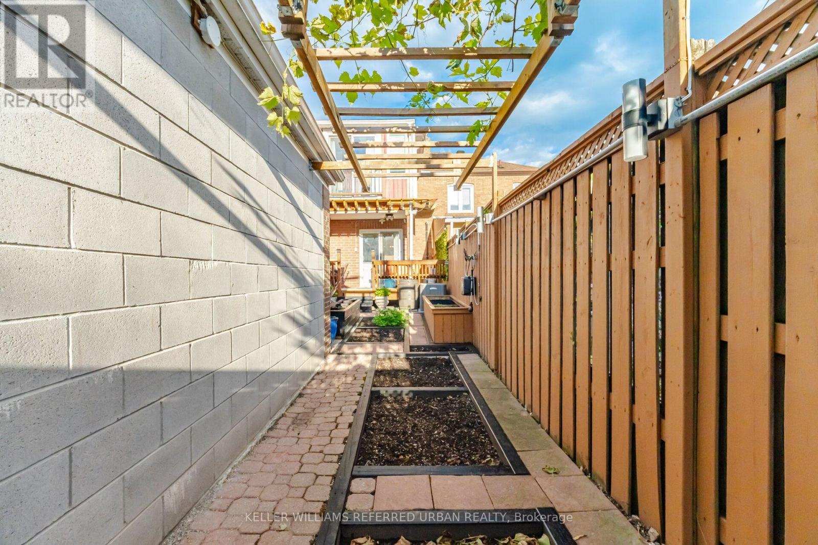 96 Highfield Road, Toronto, ON photo 46