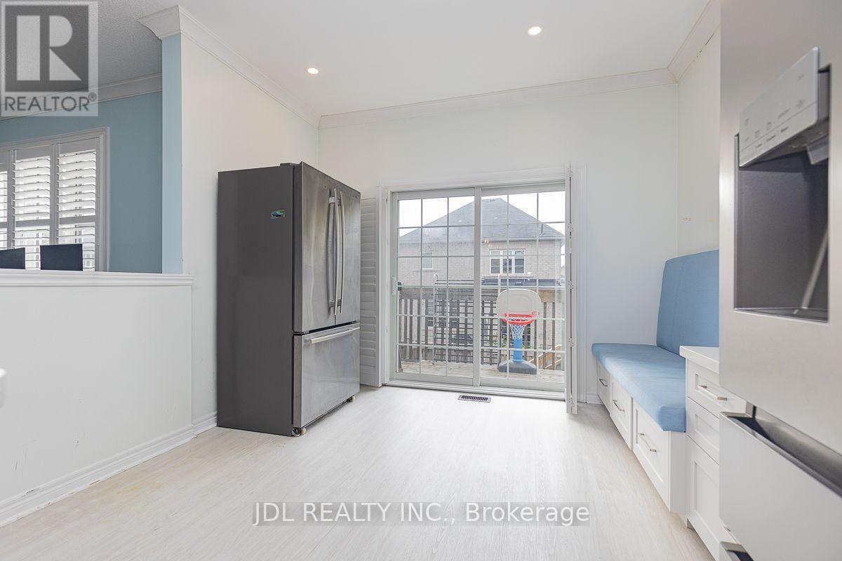 103 Herefordshire Crescent — photo 18