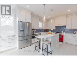 103 Herefordshire Crescent, Newmarket, ON L3X3K8 Photo 13