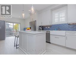 103 Herefordshire Crescent, Newmarket, ON L3X3K8 Photo 16