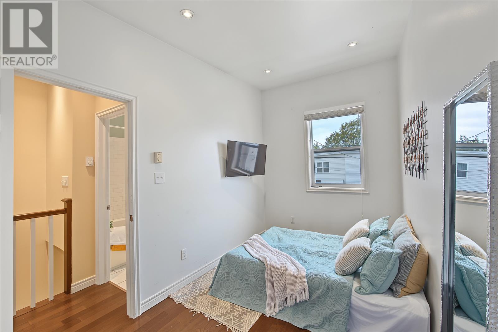 30 Scott Street - 32