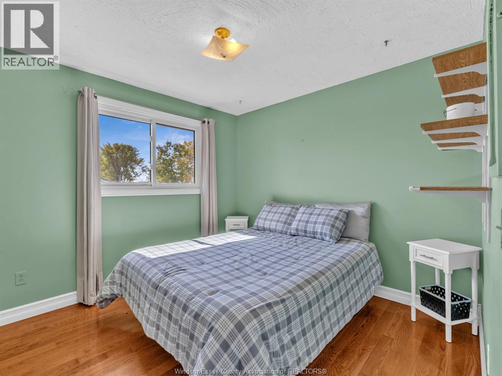 920 Essex Road 14, Leamington — photo 11