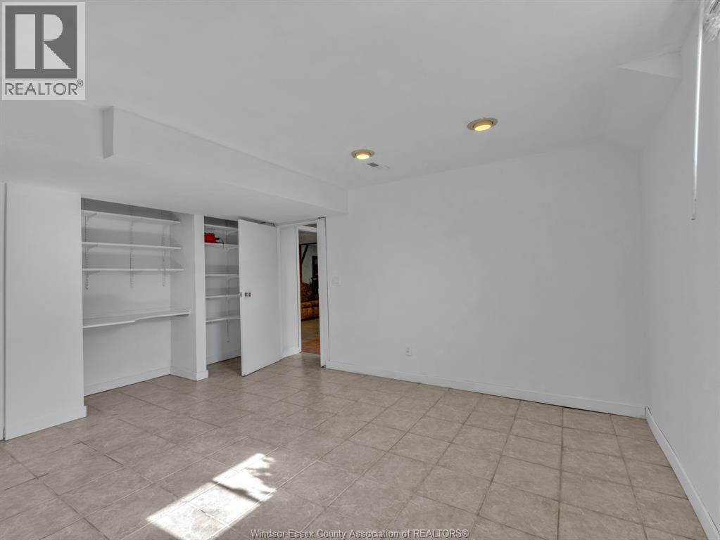920 Essex Road 14 — photo 22
