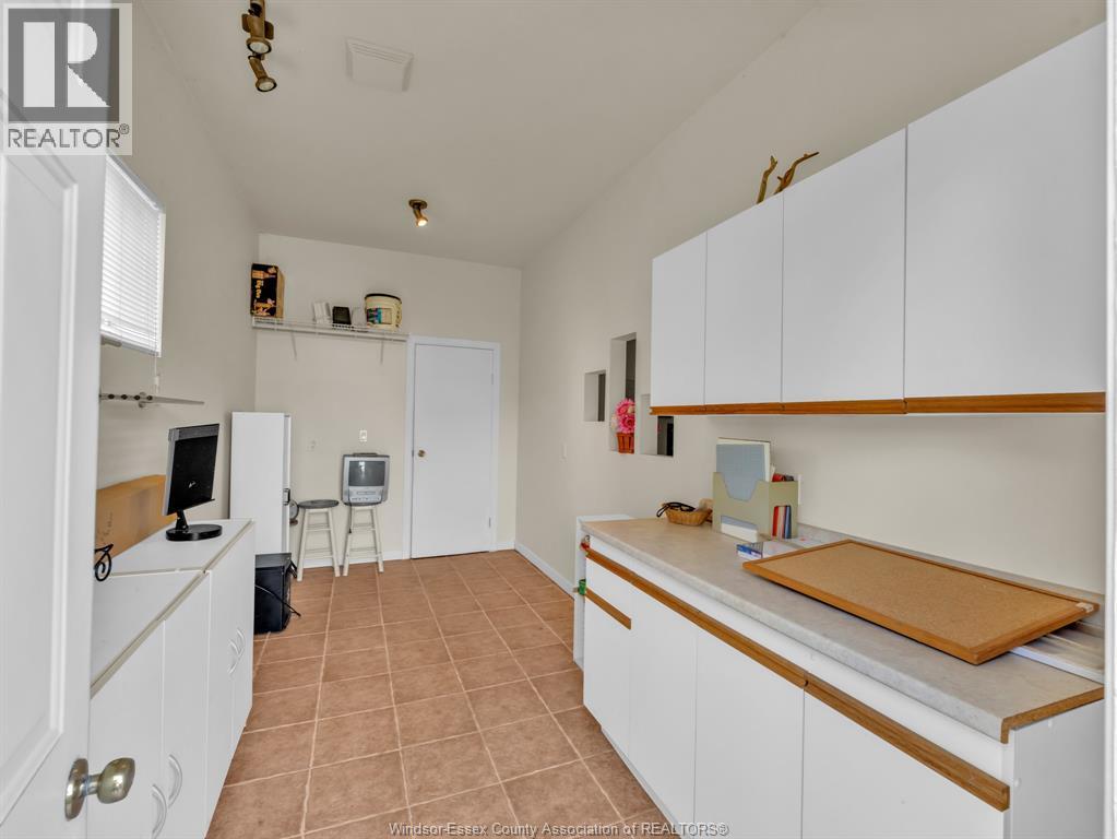 920 Essex Road 14 — photo 38