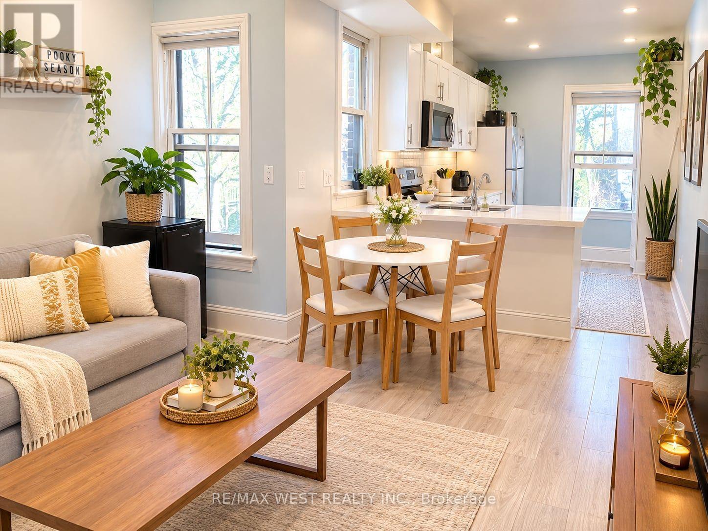 301 Dupont Street, Toronto, ON photo 4