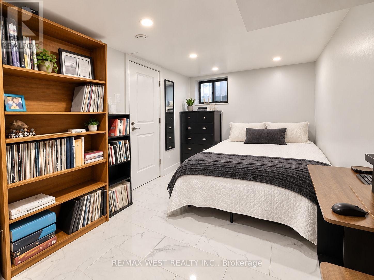 301 Dupont Street, Toronto, ON photo 8