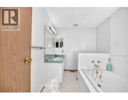 82 Riverglen Drive SE - photo 19