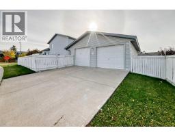 82 Riverglen Drive SE - photo 35