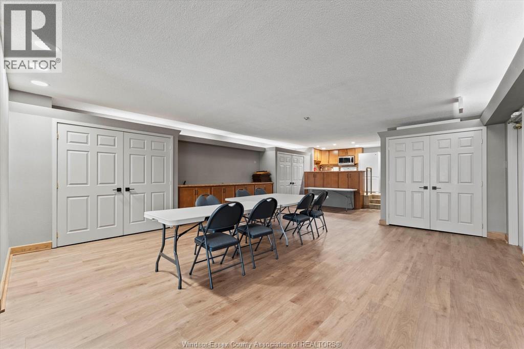 75 Riverside Drive East — photo 36