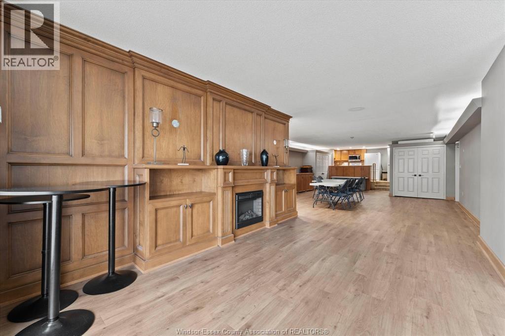 75 Riverside Drive East — photo 37