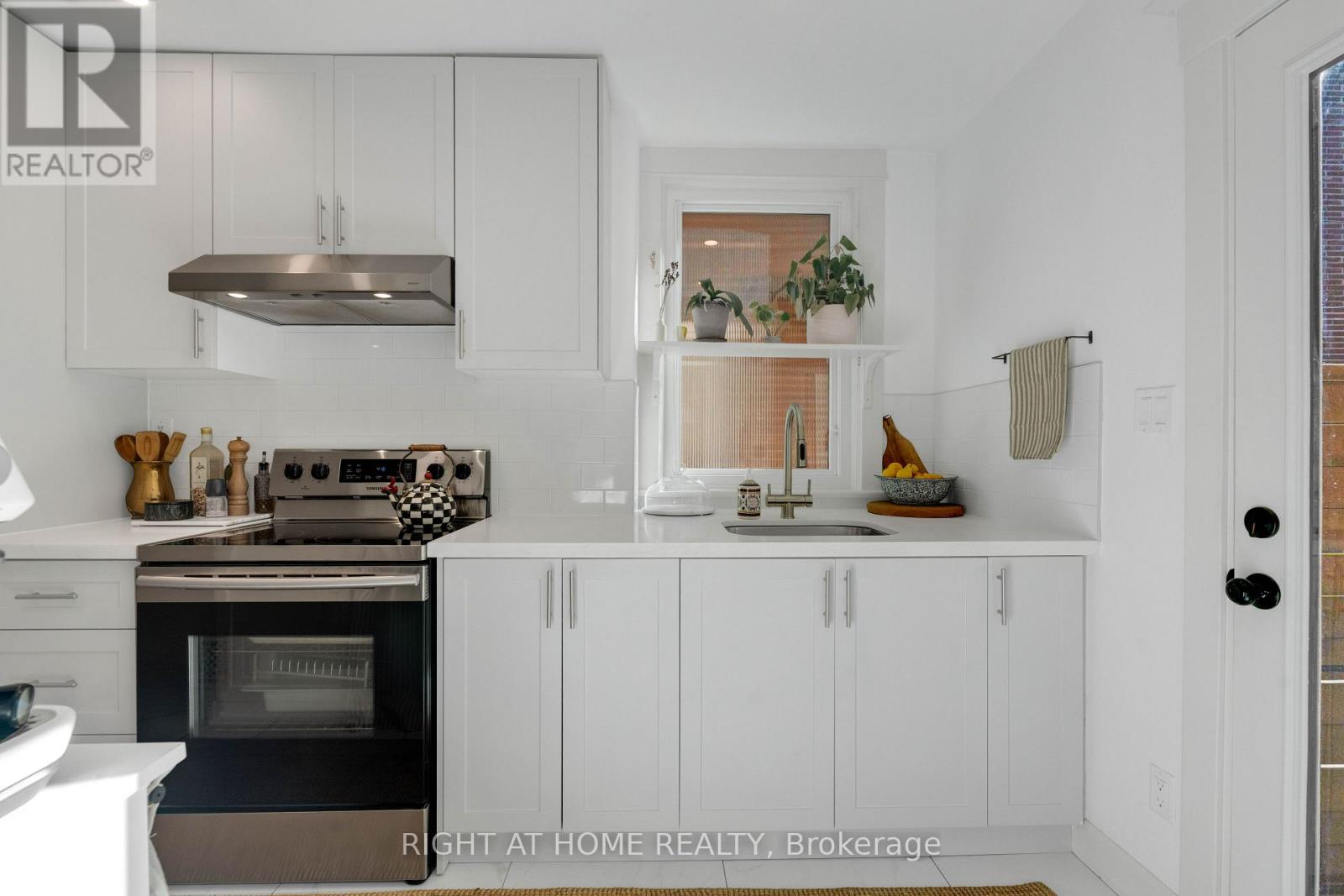 1642 DUFFERIN STREET, Toronto (Corso Italia-Davenport) — photo 10