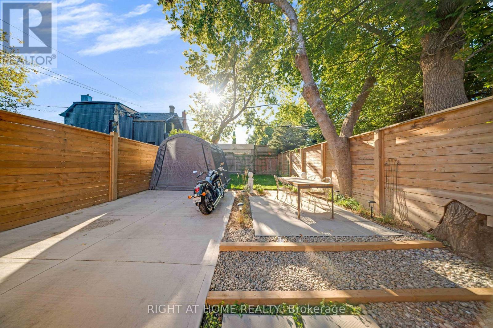1642 Dufferin Street, Toronto, ON photo 25
