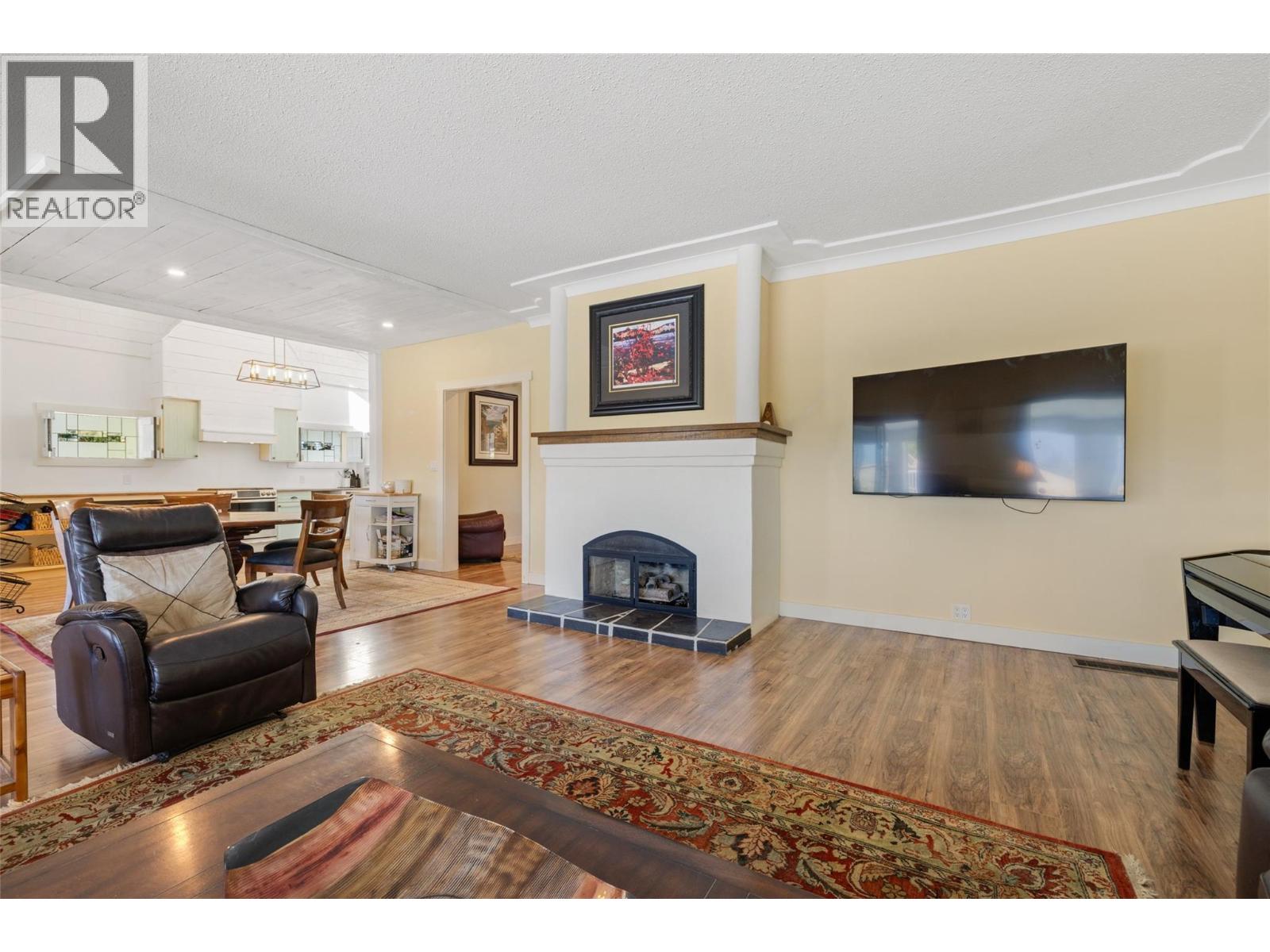 3299 McCulloch Road, Kelowna