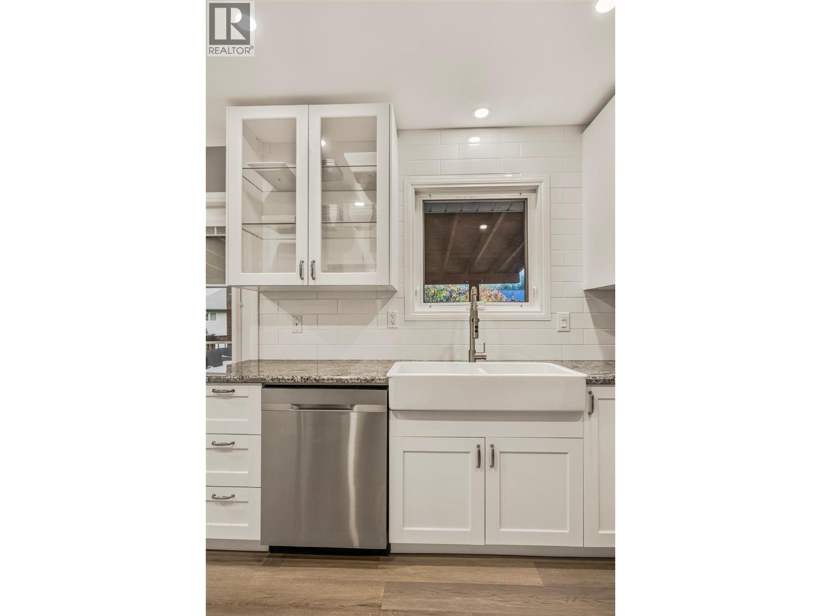 36 Mt Klauer Street - 30