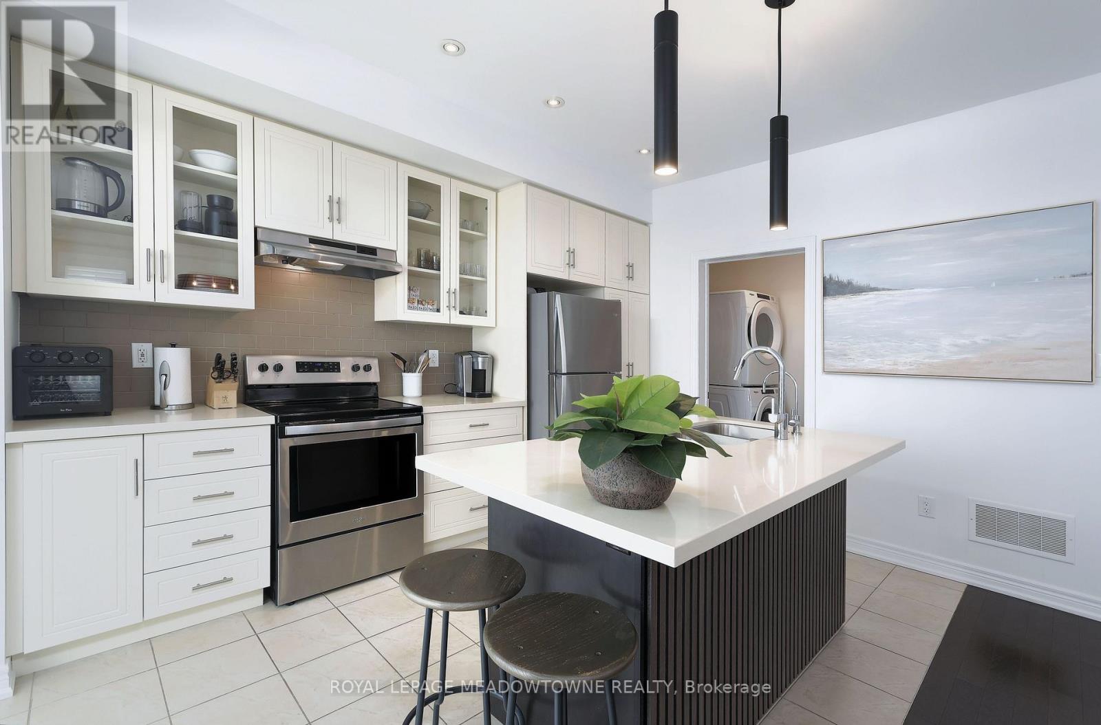 3215 William Coltson Avenue — photo 15