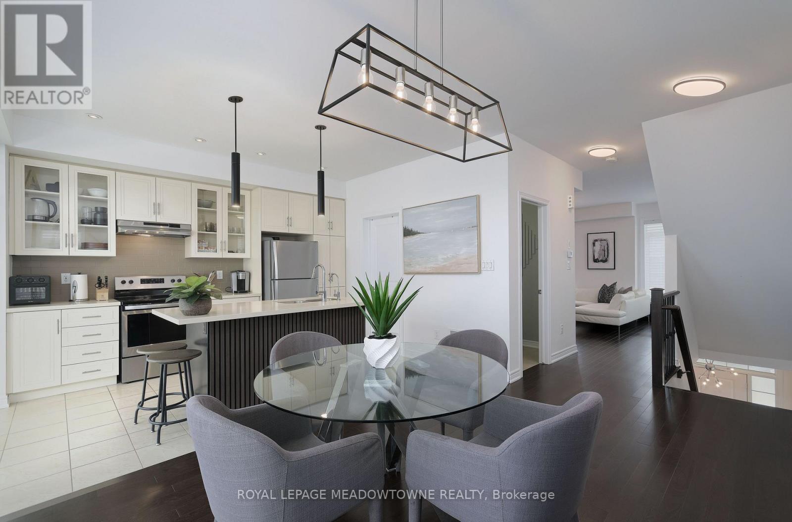 3215 William Coltson Avenue — photo 17