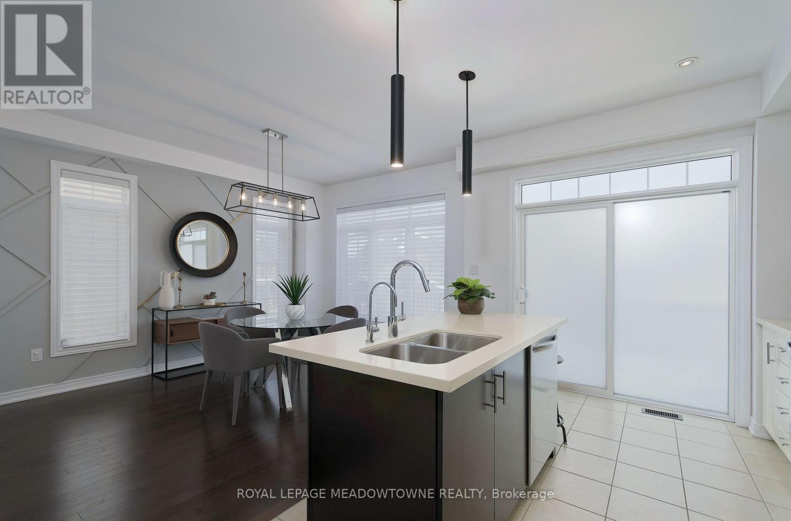 3215 William Coltson Avenue — photo 16