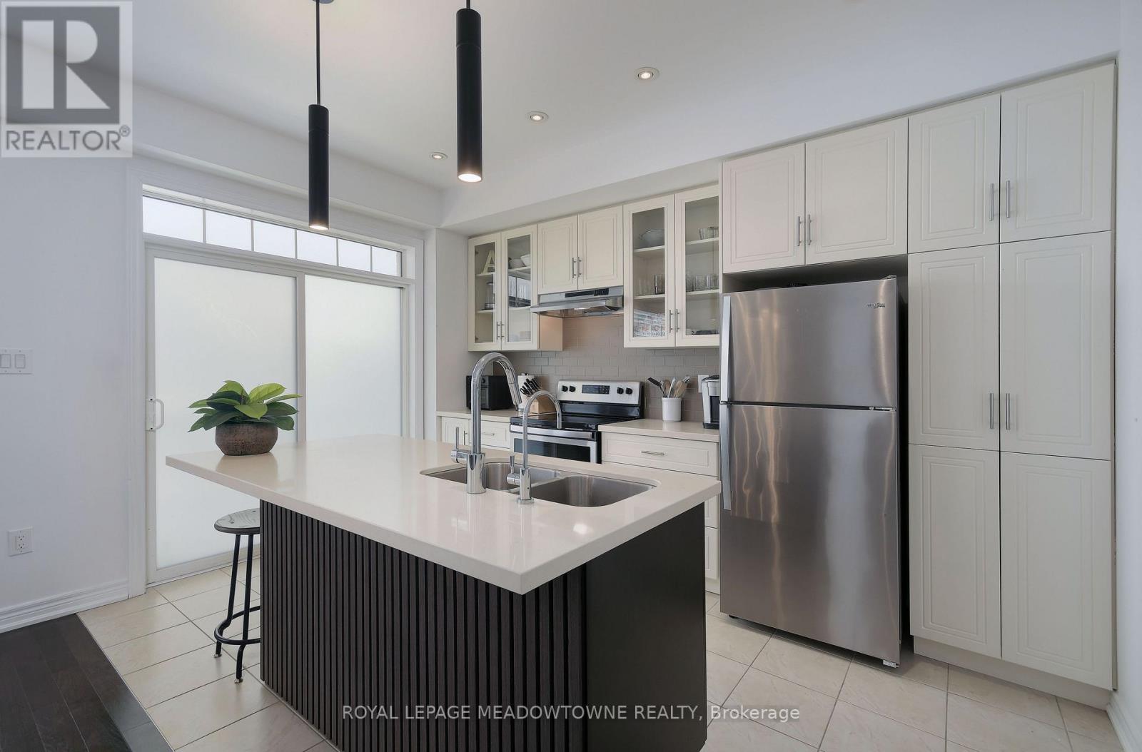 3215 William Coltson Avenue — photo 19