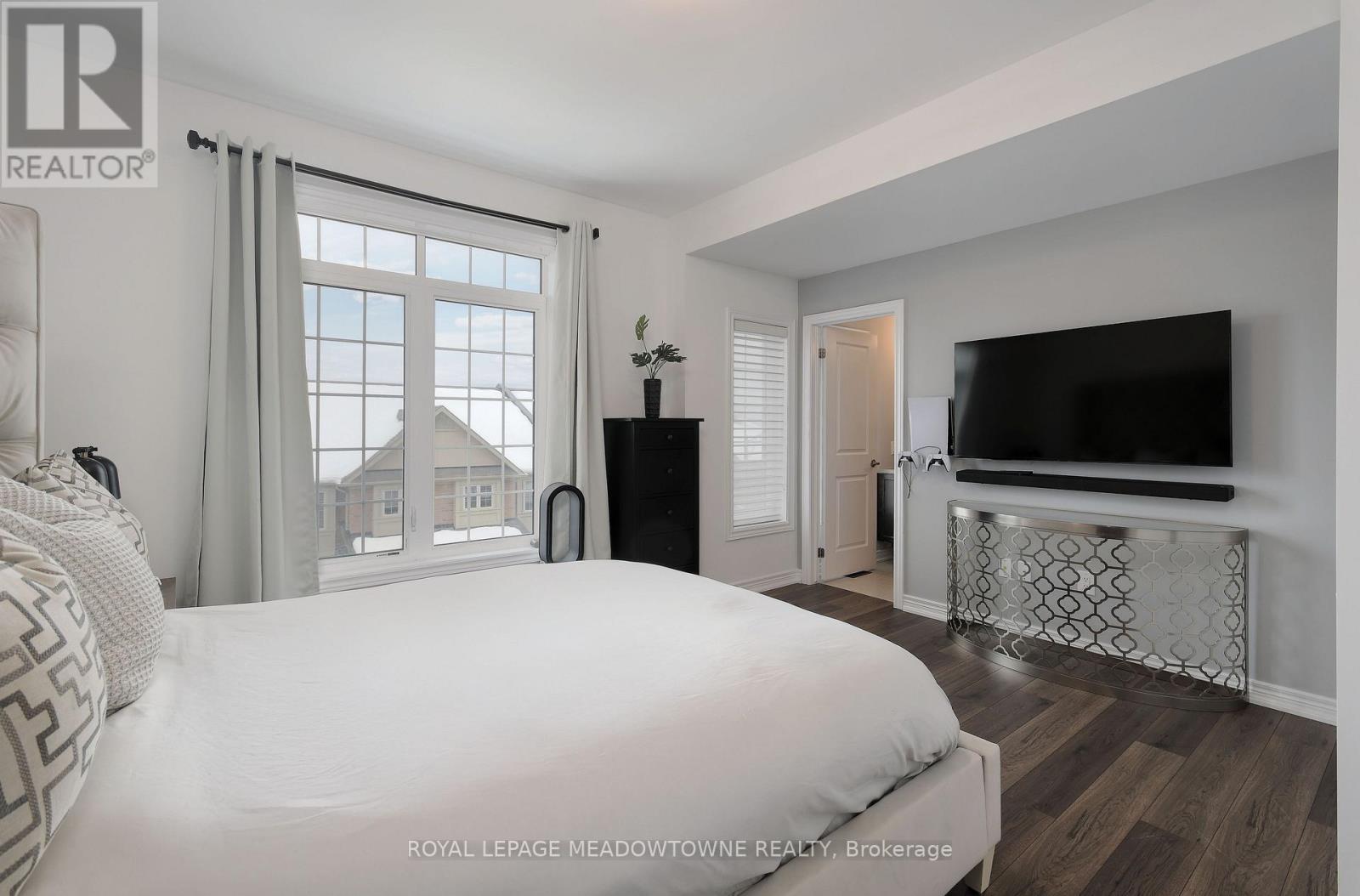 3215 William Coltson Avenue — photo 24
