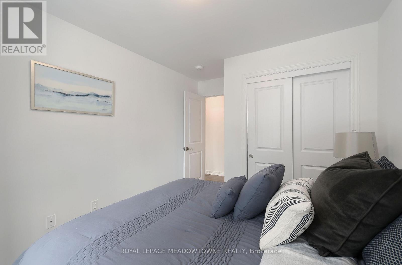 3215 William Coltson Avenue — photo 32