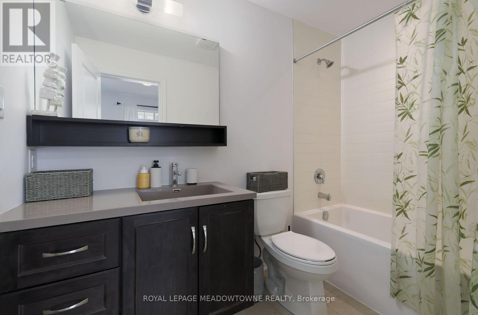 3215 William Coltson Avenue — photo 36