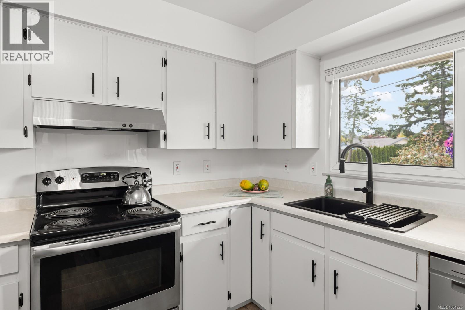 586 Normandy Rd - 8