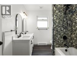 586 Normandy Rd, Saanich, BC V8Z3J2 Photo 16