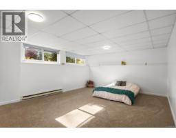 586 Normandy Rd, Saanich, BC V8Z3J2 Photo 29