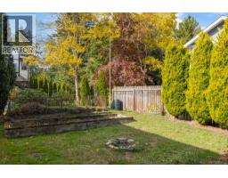 586 Normandy Rd, Saanich, BC V8Z3J2 Photo 34