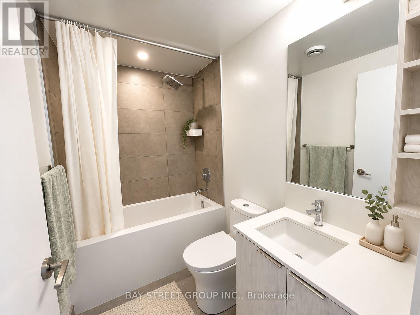 8 Wellesley Street West — photo 13